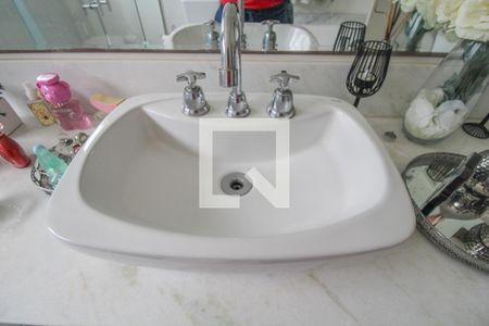 Casa à venda com 340m², 4 quartos e 4 vagasBanheiro do Quarto 3 (suíte master)