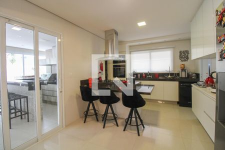 Casa à venda com 340m², 4 quartos e 4 vagasCozinha