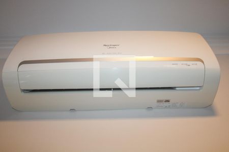 Casa à venda com 340m², 4 quartos e 4 vagasEscritório