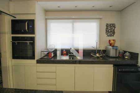 Casa à venda com 340m², 4 quartos e 4 vagasCozinha