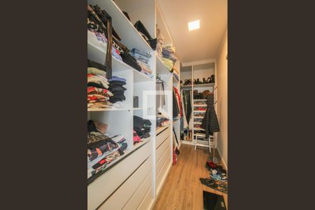 Casa à venda com 340m², 4 quartos e 4 vagasQuarto 3 (suíte master) - Closet