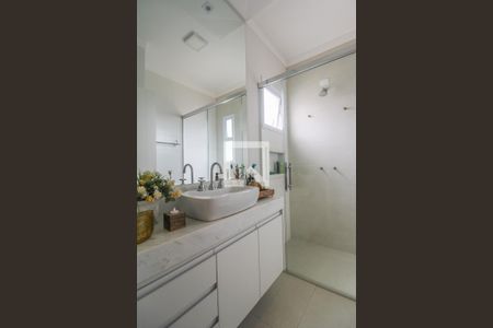 Casa à venda com 340m², 4 quartos e 4 vagasBanheiro do Quarto 1 (suíte)