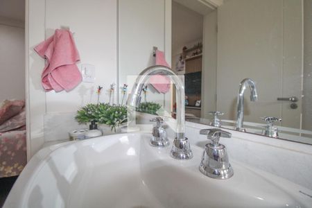 Casa à venda com 340m², 4 quartos e 4 vagasBanheiro do Quarto 4 (suíte)