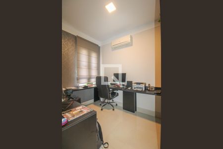 Casa à venda com 340m², 4 quartos e 4 vagasEscritório