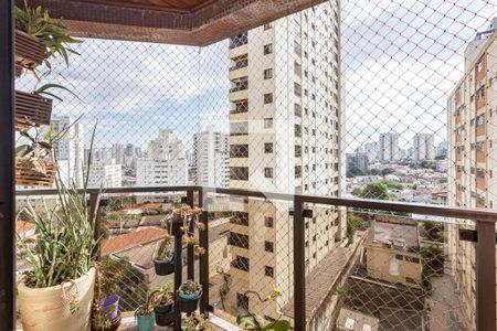 Apartamento à venda com 205m², 4 quartos e 3 vagas Apartamento à venda com 205m², 4 quartos e 3 vagasVaranda