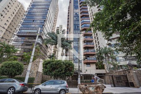 Apartamento à venda com 205m², 4 quartos e 3 vagas Apartamento à venda com 205m², 4 quartos e 3 vagasFachada