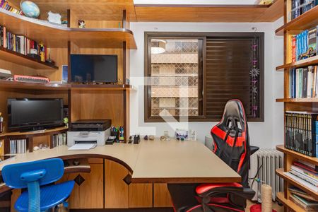 Apartamento à venda com 205m², 4 quartos e 3 vagas Apartamento à venda com 205m², 4 quartos e 3 vagasQuarto