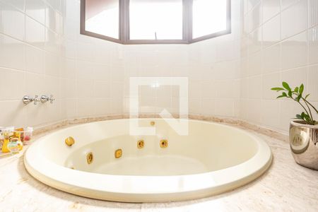 Apartamento à venda com 205m², 4 quartos e 3 vagas Apartamento à venda com 205m², 4 quartos e 3 vagasBanheiro da Suíte 3