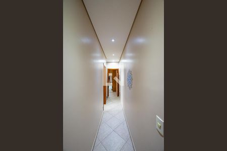 Casa à venda com 170m², 3 quartos e 2 vagas Casa à venda com 170m², 3 quartos e 2 vagasCorredor