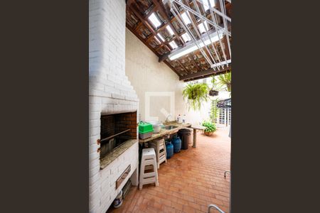 Casa à venda com 170m², 3 quartos e 2 vagas Casa à venda com 170m², 3 quartos e 2 vagasChurrasqueira