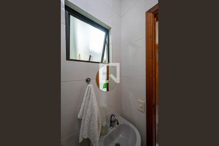 Casa à venda com 170m², 3 quartos e 2 vagas Casa à venda com 170m², 3 quartos e 2 vagasBanheiro de Serviço