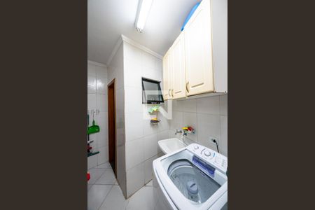 Casa à venda com 170m², 3 quartos e 2 vagas Casa à venda com 170m², 3 quartos e 2 vagasLavanderia