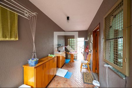 Casa à venda com 170m², 3 quartos e 2 vagas Casa à venda com 170m², 3 quartos e 2 vagasEntrada