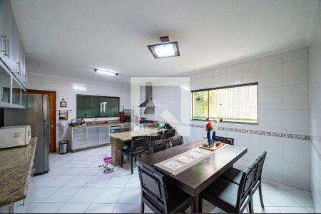 Casa à venda com 170m², 3 quartos e 2 vagas Casa à venda com 170m², 3 quartos e 2 vagasCozinha