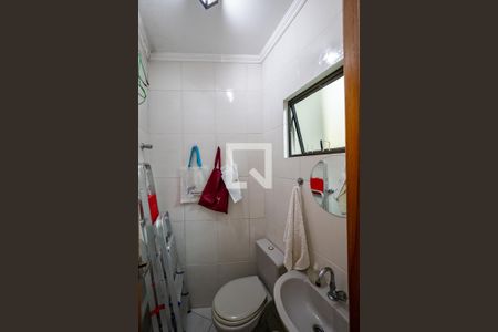 Casa à venda com 170m², 3 quartos e 2 vagas Casa à venda com 170m², 3 quartos e 2 vagasBanheiro de Serviço