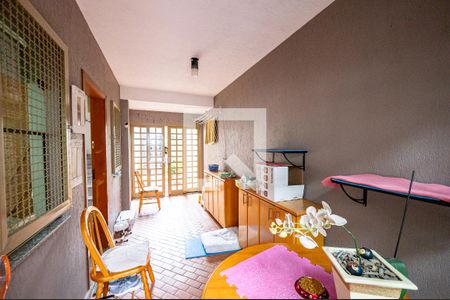 Casa à venda com 170m², 3 quartos e 2 vagas Casa à venda com 170m², 3 quartos e 2 vagasEntrada