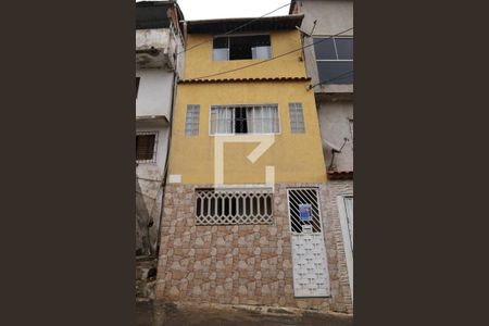 Casa à venda com 27m², 3 quartos e sem vagaFachada do imóvel (Placa instalada no portão)
