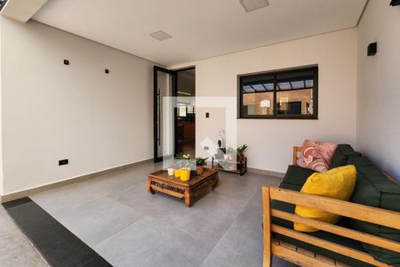 Casa à venda com 370m², 4 quartos e 4 vagasVaranda Externa