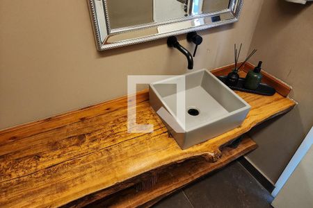 Casa à venda com 370m², 4 quartos e 4 vagasLavabo