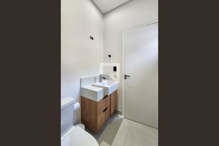 Casa à venda com 370m², 4 quartos e 4 vagasBanheiro da Suíte 2