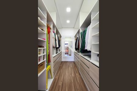 Casa à venda com 370m², 4 quartos e 4 vagasSuíte 4