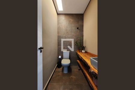 Casa à venda com 370m², 4 quartos e 4 vagasLavabo