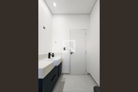 Casa à venda com 370m², 4 quartos e 4 vagasBanheiro da Suíte 1