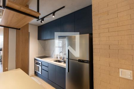 Cozinha de apartamento para alugar com 1 quarto, 40m² em Cambuí, Campinas