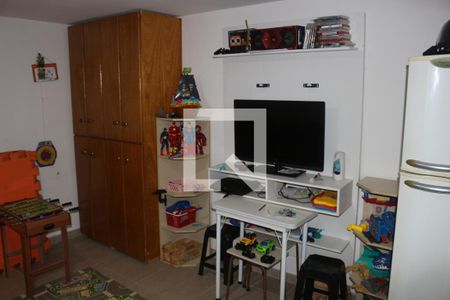 Casa à venda com 191m², 3 quartos e 3 vagasEscritório