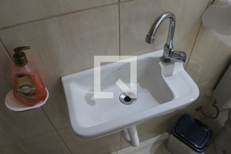 Casa à venda com 191m², 3 quartos e 3 vagasBanheiro 2