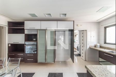Apartamento à venda com 214m², 3 quartos e 3 vagas Apartamento à venda com 214m², 3 quartos e 3 vagasCozinha
