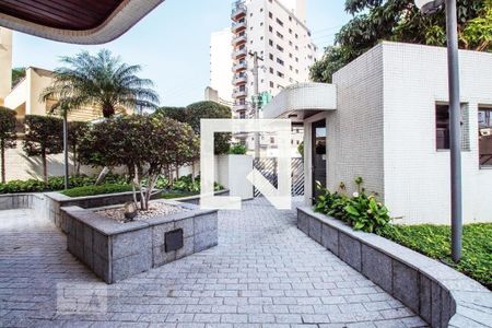 Apartamento à venda com 214m², 3 quartos e 3 vagas Apartamento à venda com 214m², 3 quartos e 3 vagasEntrada