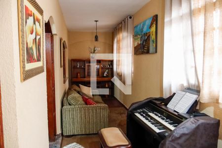 Casa à venda com 475m², 4 quartos e 8 vagas Casa à venda com 475m², 4 quartos e 8 vagasÁrea comum