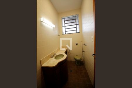 Casa à venda com 460m², 4 quartos e 4 vagas Casa à venda com 460m², 4 quartos e 4 vagasBanheiro 2