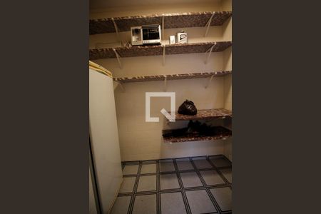 Casa à venda com 460m², 4 quartos e 4 vagas Casa à venda com 460m², 4 quartos e 4 vagasDespensa