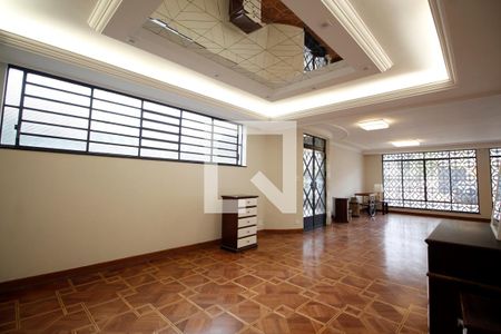 Casa à venda com 460m², 4 quartos e 4 vagas Casa à venda com 460m², 4 quartos e 4 vagasSala de estar