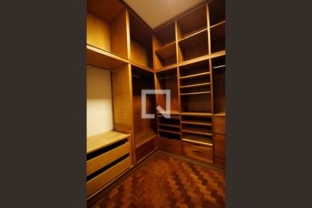 Casa à venda com 460m², 4 quartos e 4 vagas Casa à venda com 460m², 4 quartos e 4 vagasSuite 2