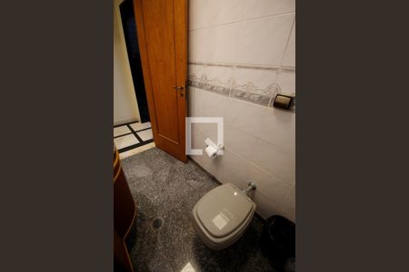 Casa à venda com 460m², 4 quartos e 4 vagas Casa à venda com 460m², 4 quartos e 4 vagasBanheiro 1