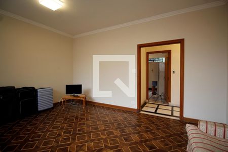 Casa à venda com 460m², 4 quartos e 4 vagas Casa à venda com 460m², 4 quartos e 4 vagasSala de tv