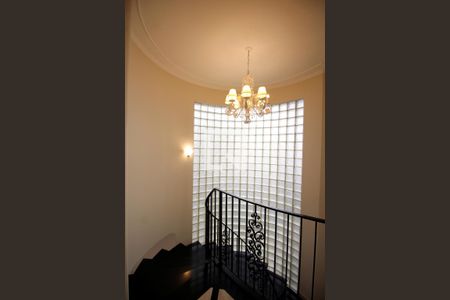 Casa à venda com 460m², 4 quartos e 4 vagas Casa à venda com 460m², 4 quartos e 4 vagasPé direito