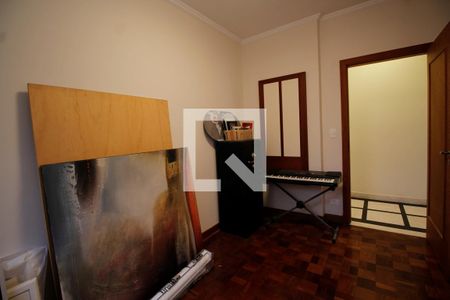 Casa à venda com 460m², 4 quartos e 4 vagas Casa à venda com 460m², 4 quartos e 4 vagasEscritório