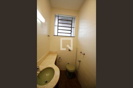 Casa à venda com 460m², 4 quartos e 4 vagas Casa à venda com 460m², 4 quartos e 4 vagasBanheiro 2