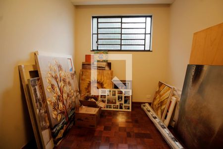 Casa à venda com 460m², 4 quartos e 4 vagas Casa à venda com 460m², 4 quartos e 4 vagasEscritório