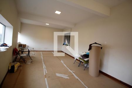 Casa à venda com 460m², 4 quartos e 4 vagas Casa à venda com 460m², 4 quartos e 4 vagasÁrea de Serviço