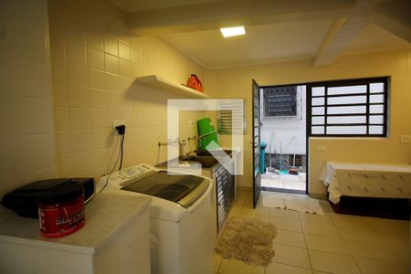 Casa à venda com 460m², 4 quartos e 4 vagas Casa à venda com 460m², 4 quartos e 4 vagasÁrea de Serviço