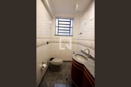 Casa à venda com 460m², 4 quartos e 4 vagas Casa à venda com 460m², 4 quartos e 4 vagasBanheiro 1