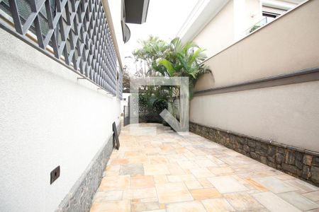 Casa à venda com 460m², 4 quartos e 4 vagas Casa à venda com 460m², 4 quartos e 4 vagasQuintal