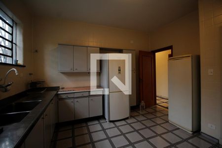 Casa à venda com 460m², 4 quartos e 4 vagas Casa à venda com 460m², 4 quartos e 4 vagasCozinha