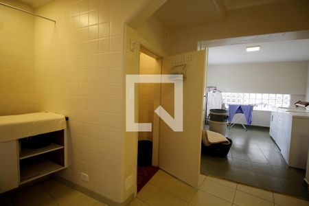 Casa à venda com 460m², 4 quartos e 4 vagas Casa à venda com 460m², 4 quartos e 4 vagasÁrea de Serviço