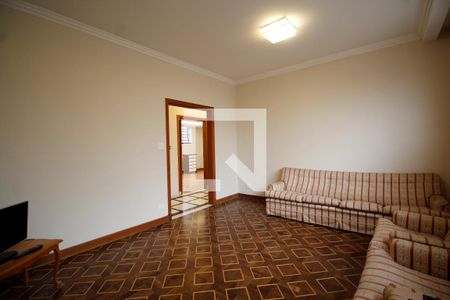 Casa à venda com 460m², 4 quartos e 4 vagas Casa à venda com 460m², 4 quartos e 4 vagasSala de tv